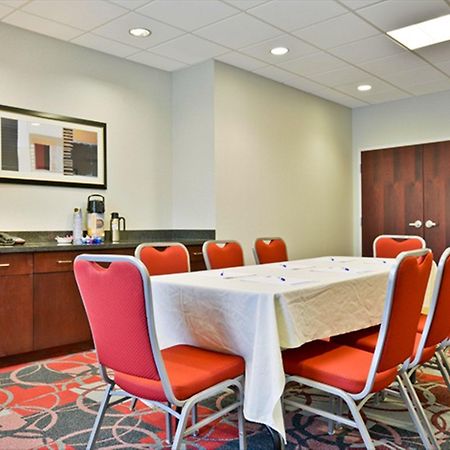 Holiday Inn Express & Suites Utica By Ihg Business bild