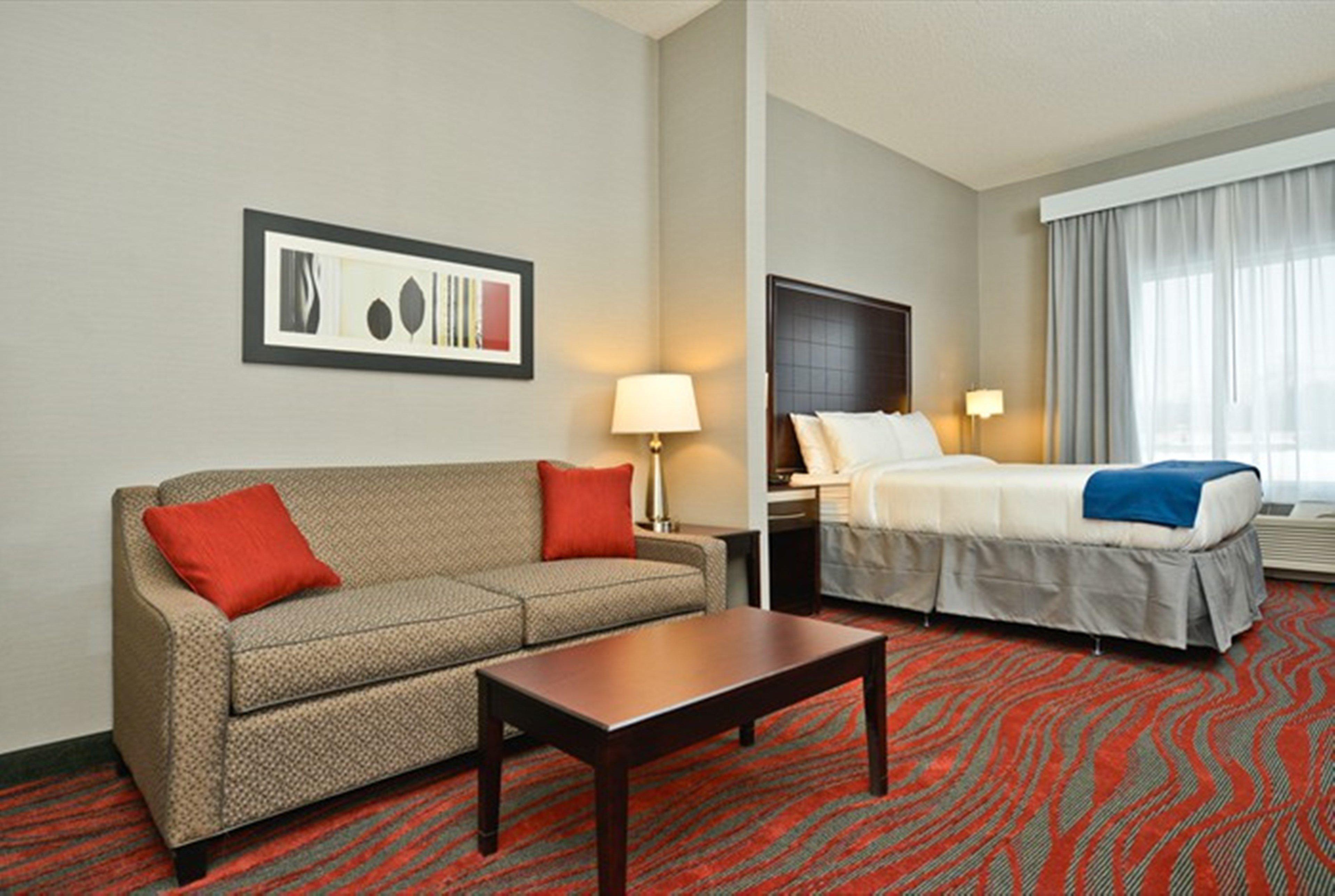 Holiday Inn Express & Suites Utica By Ihg Exteriör bild