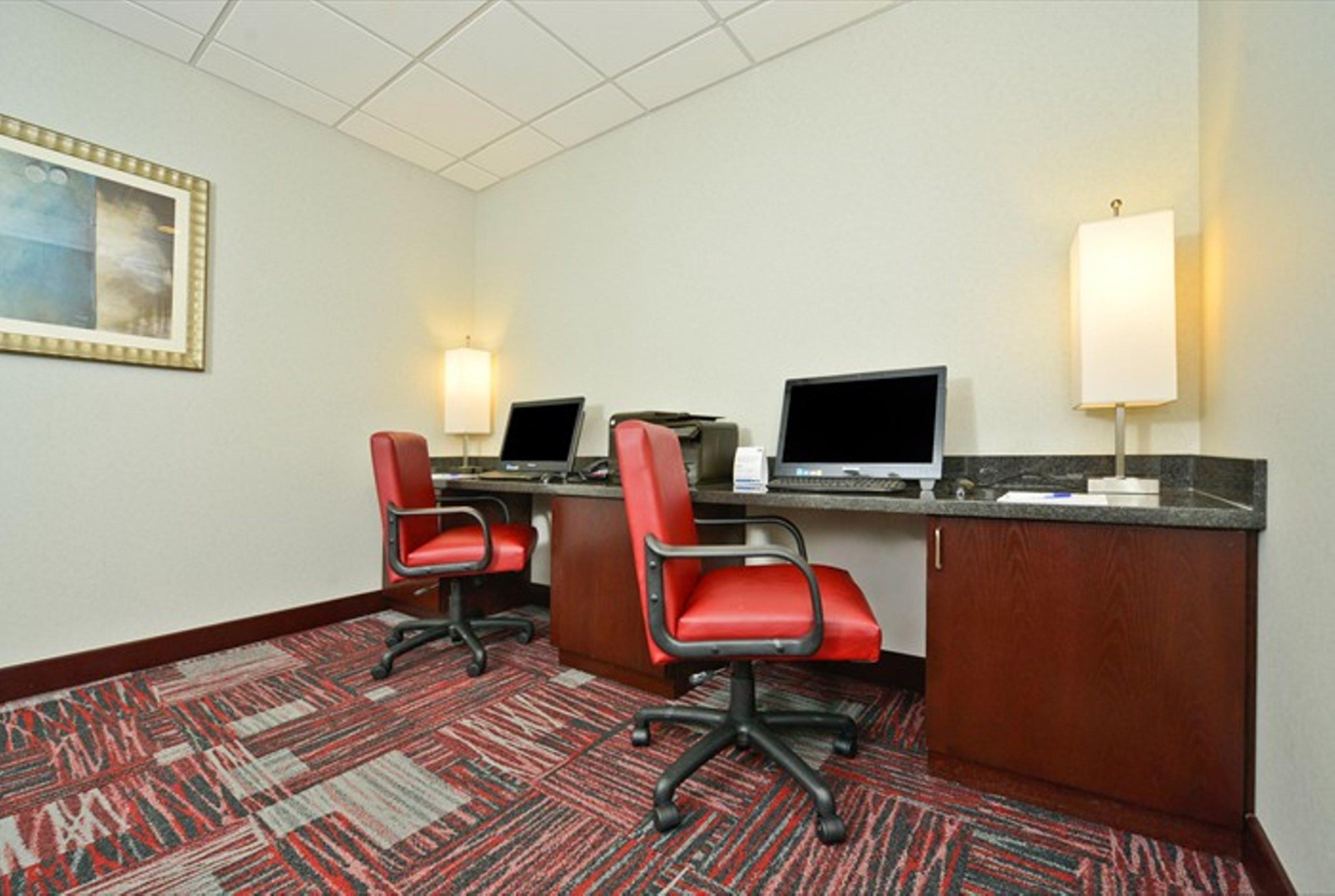 Holiday Inn Express & Suites Utica By Ihg Exteriör bild