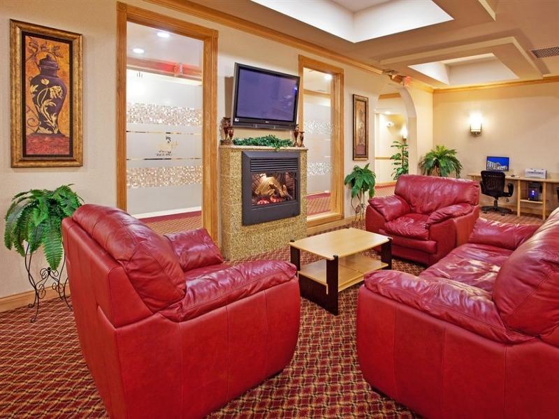 Holiday Inn Express & Suites Utica By Ihg Exteriör bild