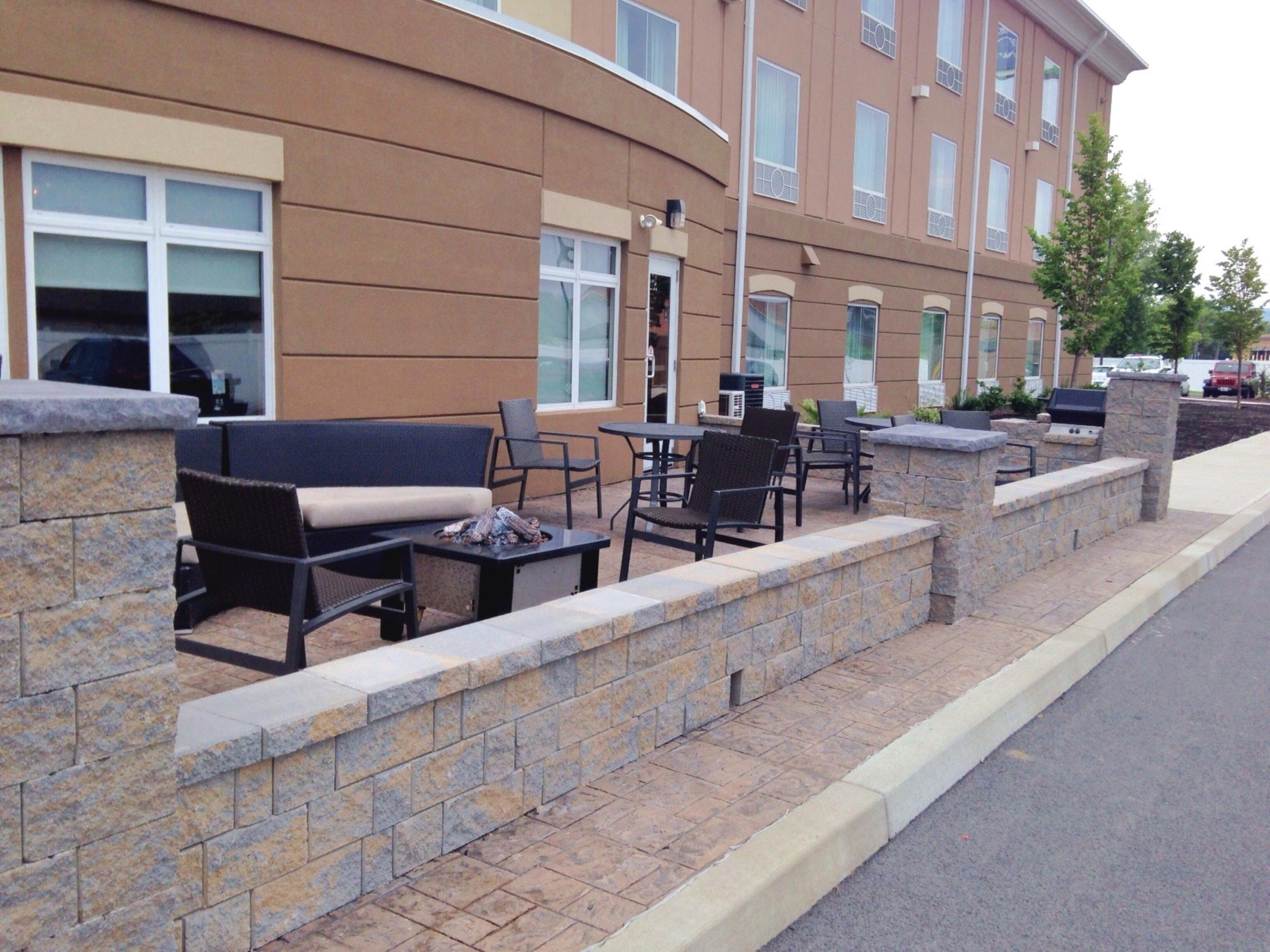 Holiday Inn Express & Suites Utica By Ihg Exteriör bild