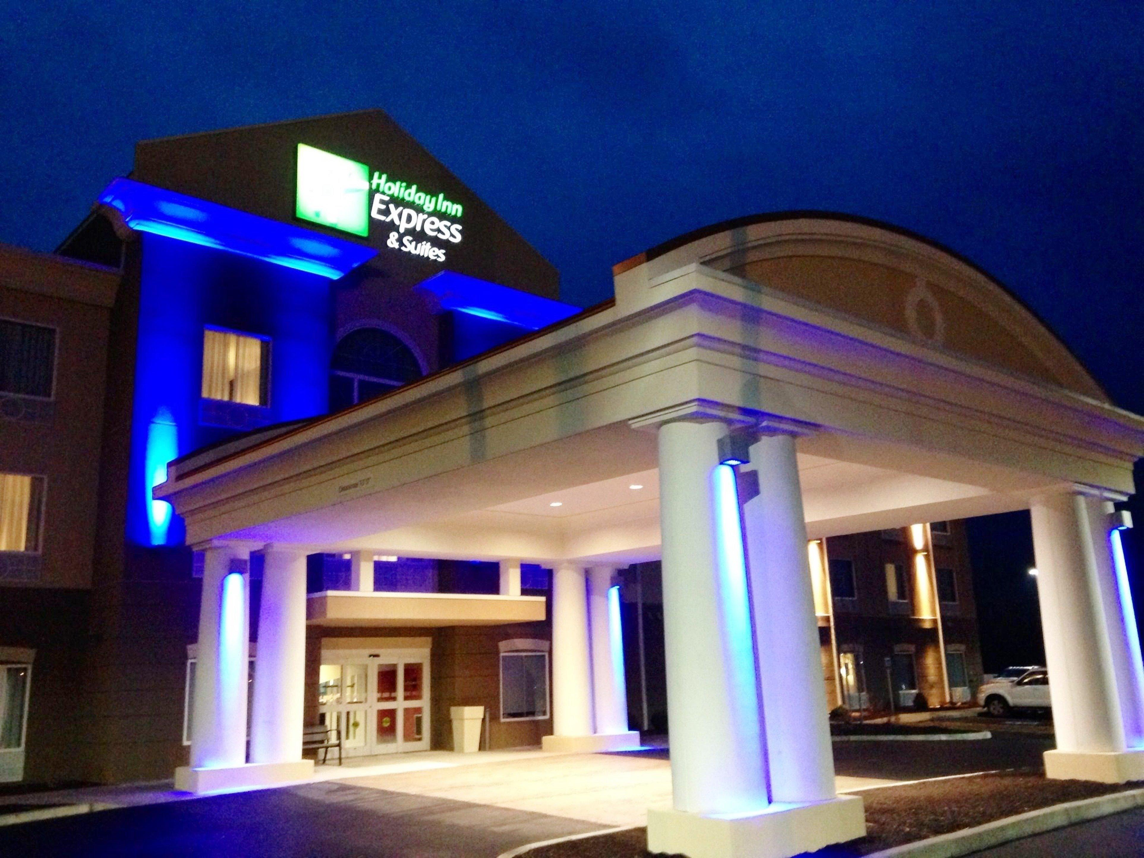 Holiday Inn Express & Suites Utica By Ihg Exteriör bild