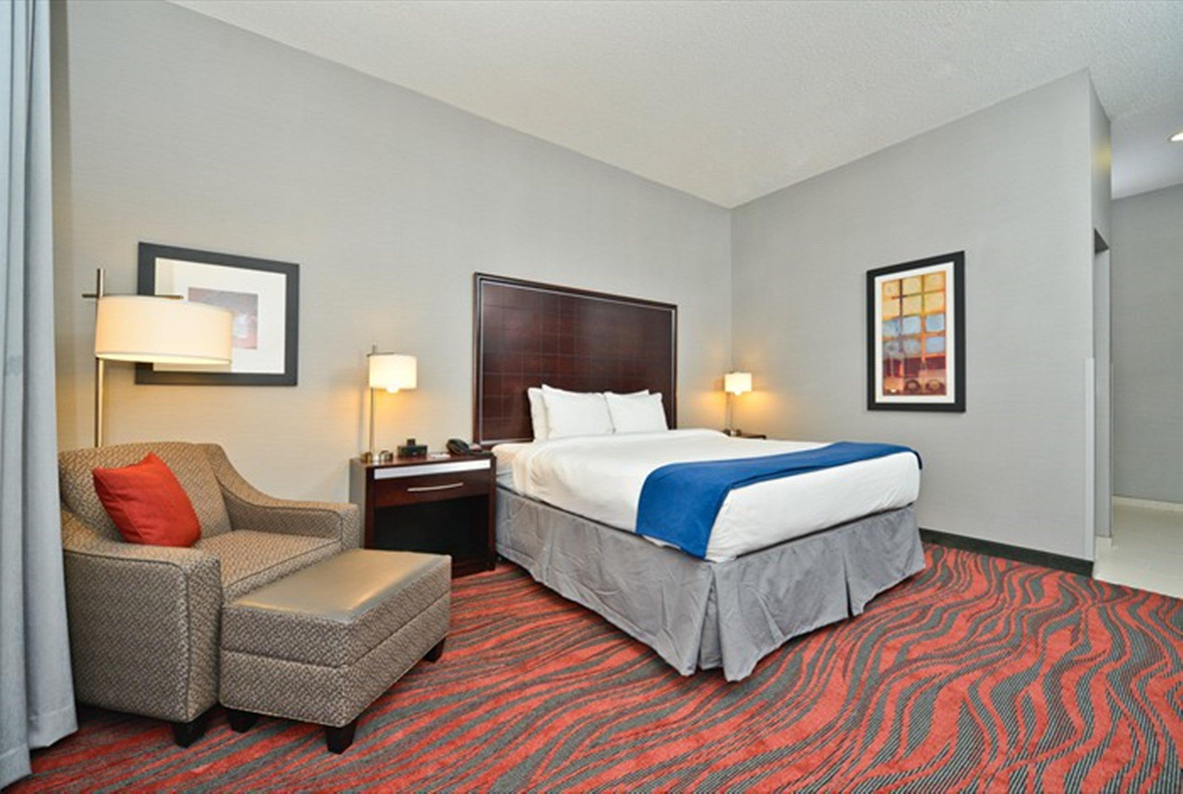Holiday Inn Express & Suites Utica By Ihg Exteriör bild