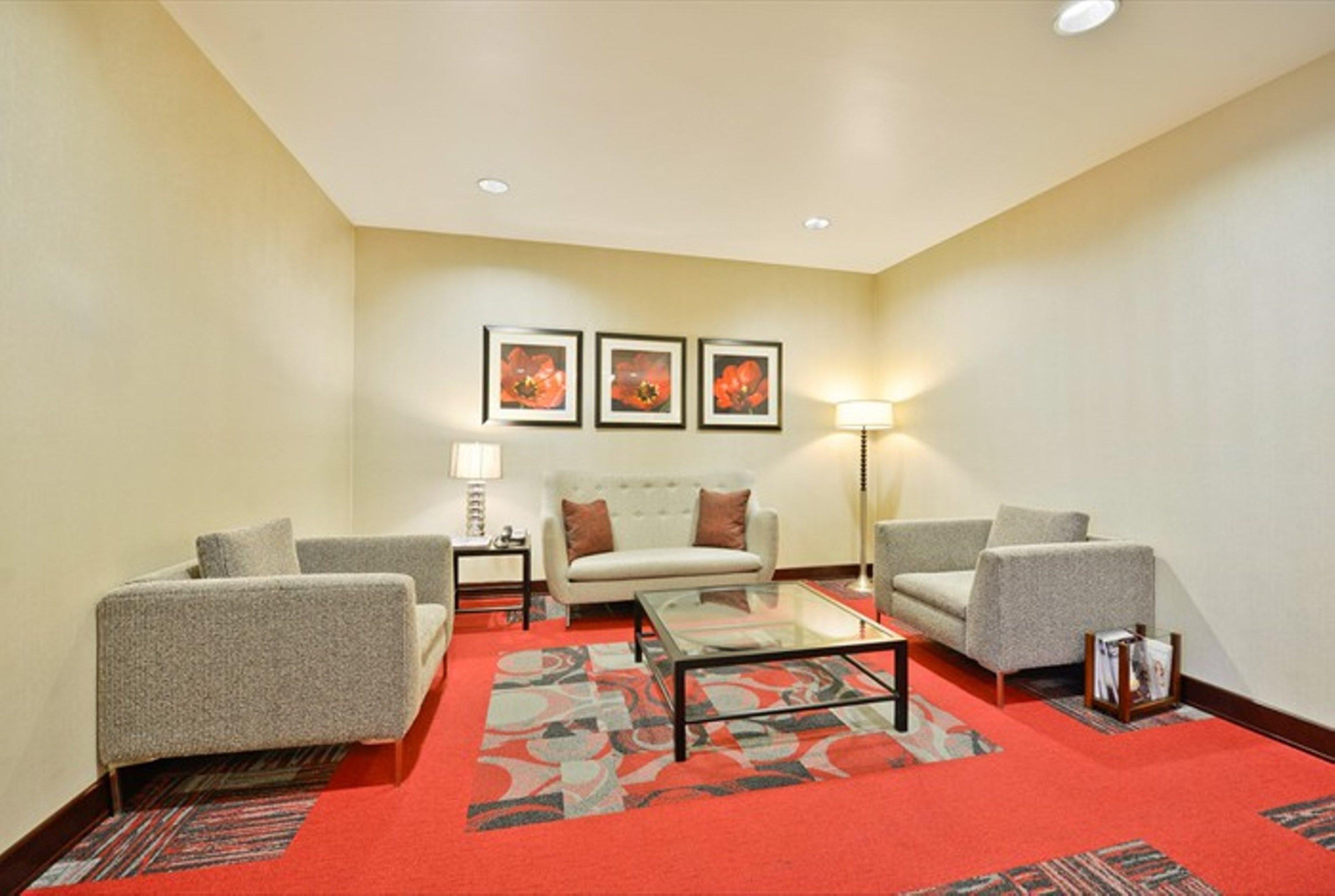 Holiday Inn Express & Suites Utica By Ihg Exteriör bild