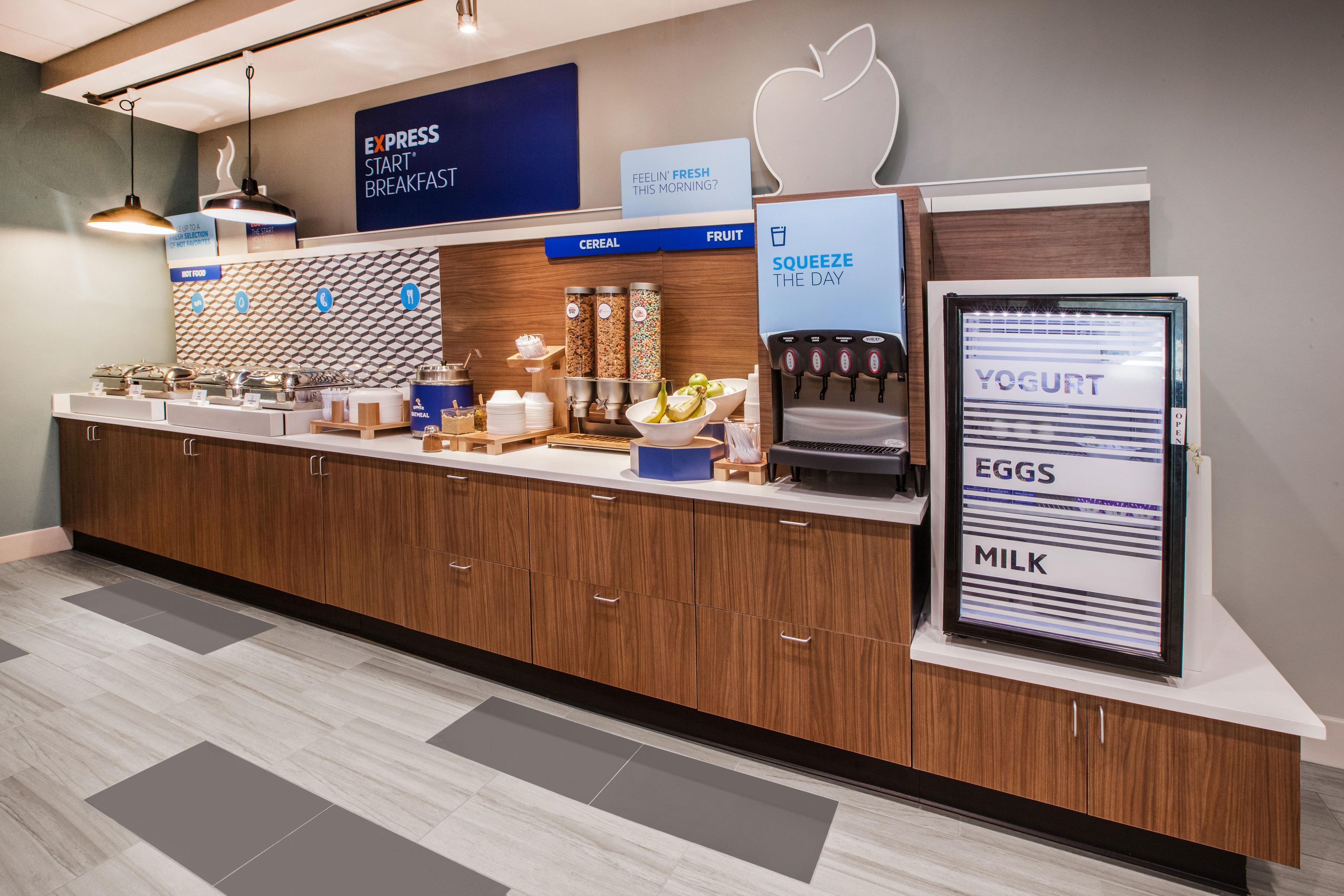 Holiday Inn Express & Suites Utica By Ihg Exteriör bild