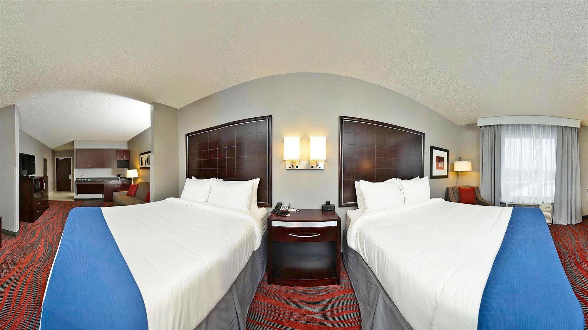 Holiday Inn Express & Suites Utica By Ihg Exteriör bild